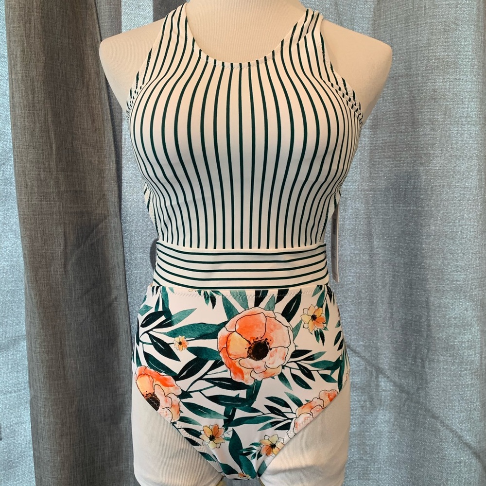❌SOLD on another site❌NWT Cupshe Swimsuit